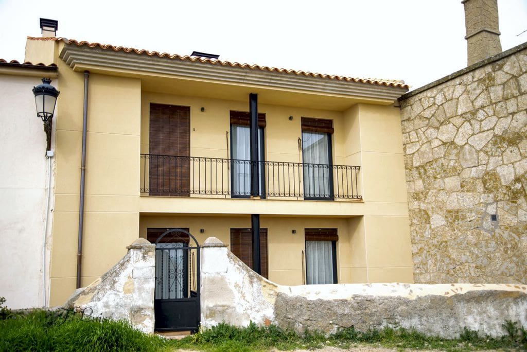 apartamentos-adarve-fachada-muralla